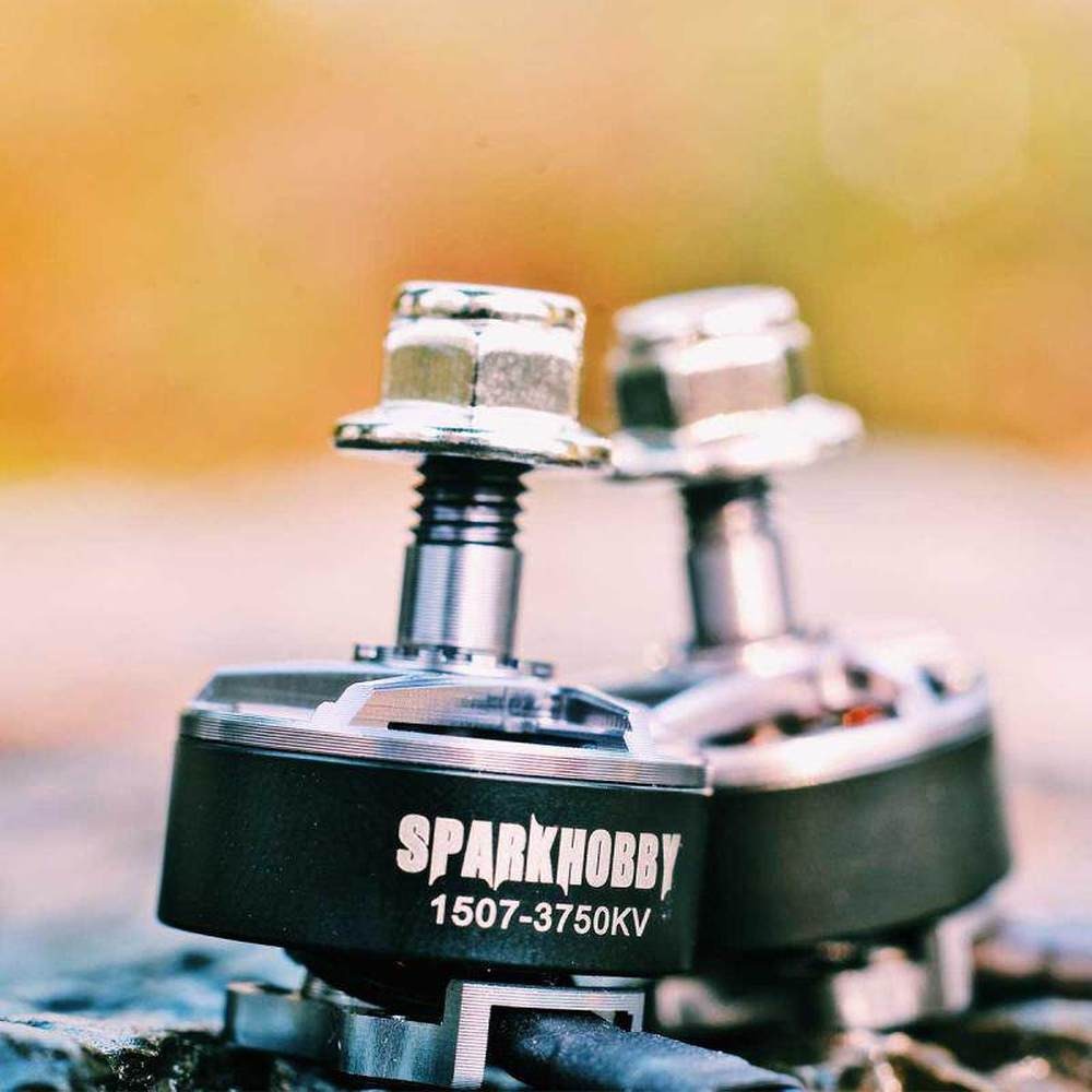 محرك بدون فرش 1507 2700KV 3750 - مراجعة Drone Racing Motor وسعره
